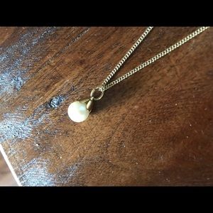 Golden Necklace w/ Pearl